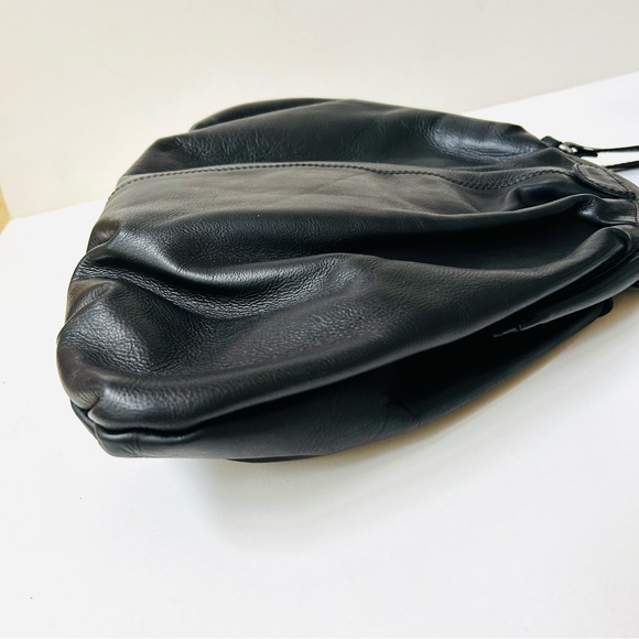 Chaos Leather Shoulder Bag. Half Structured & Half Hobo. Excellent Condition - Picture 6 of 12